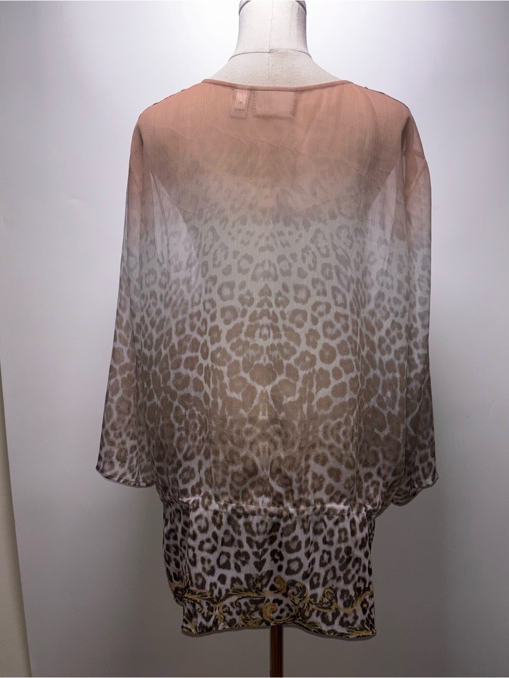 Chico's Animal Print Sequin Top Size 3 = XL - Picture 4 of 9